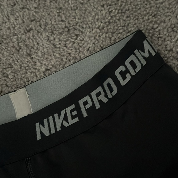 Nike Pro Combat Leggings - Picture 3 of 4